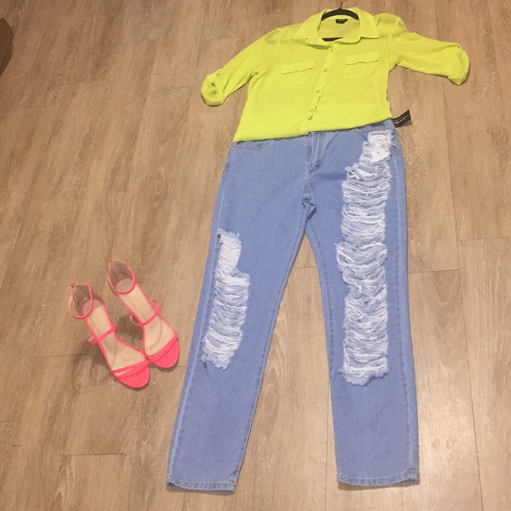 New! Fashion Nova Distressed Denim